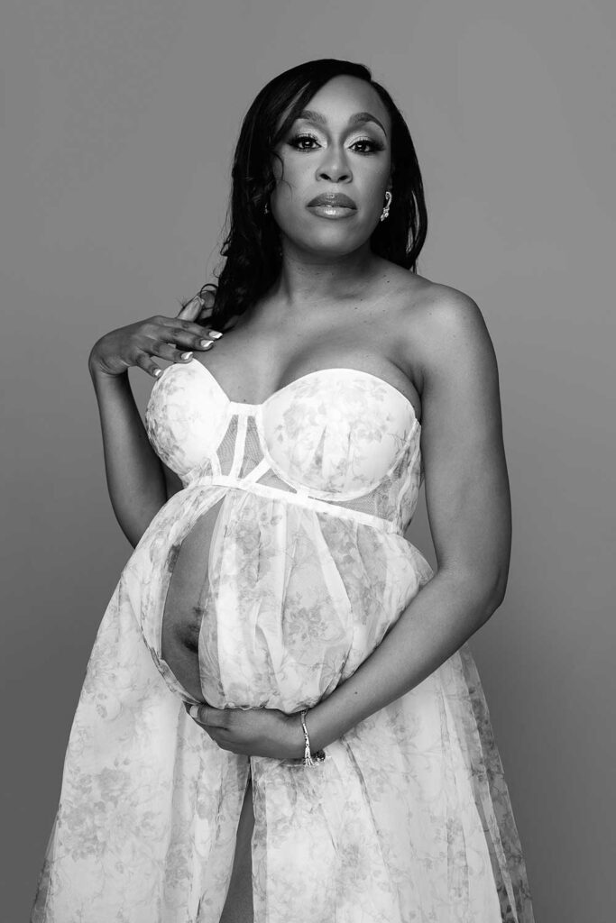 pregnant mum posing for a maternity shoot in London.