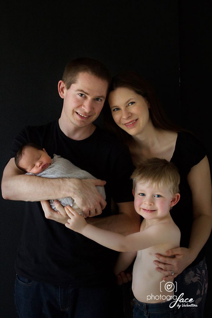 newborn photographer London - family