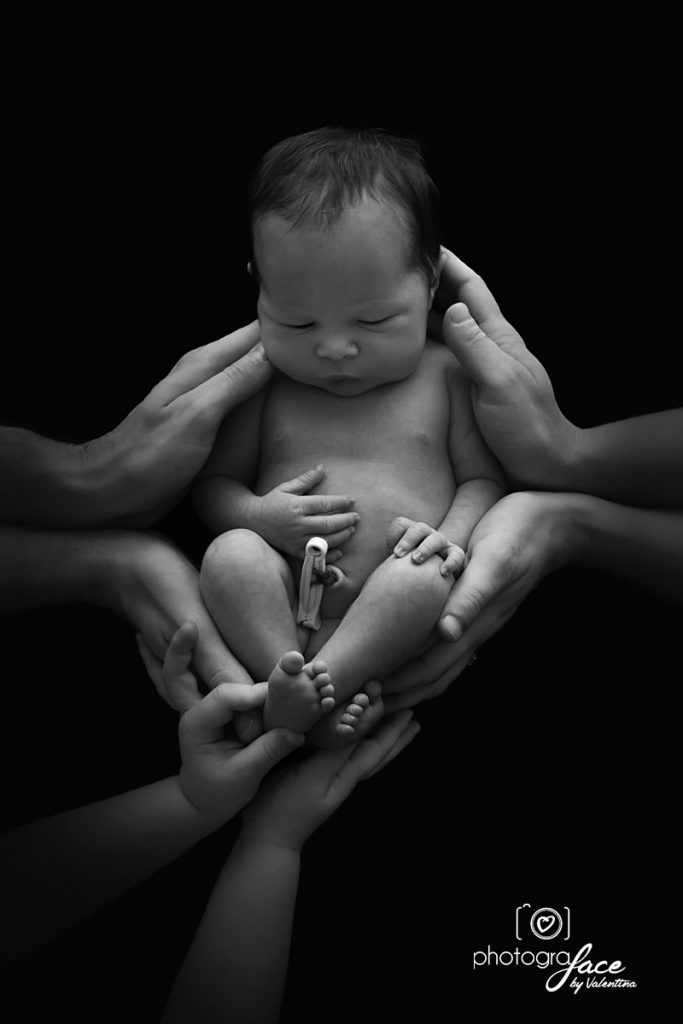 newborn photographer London- black and white